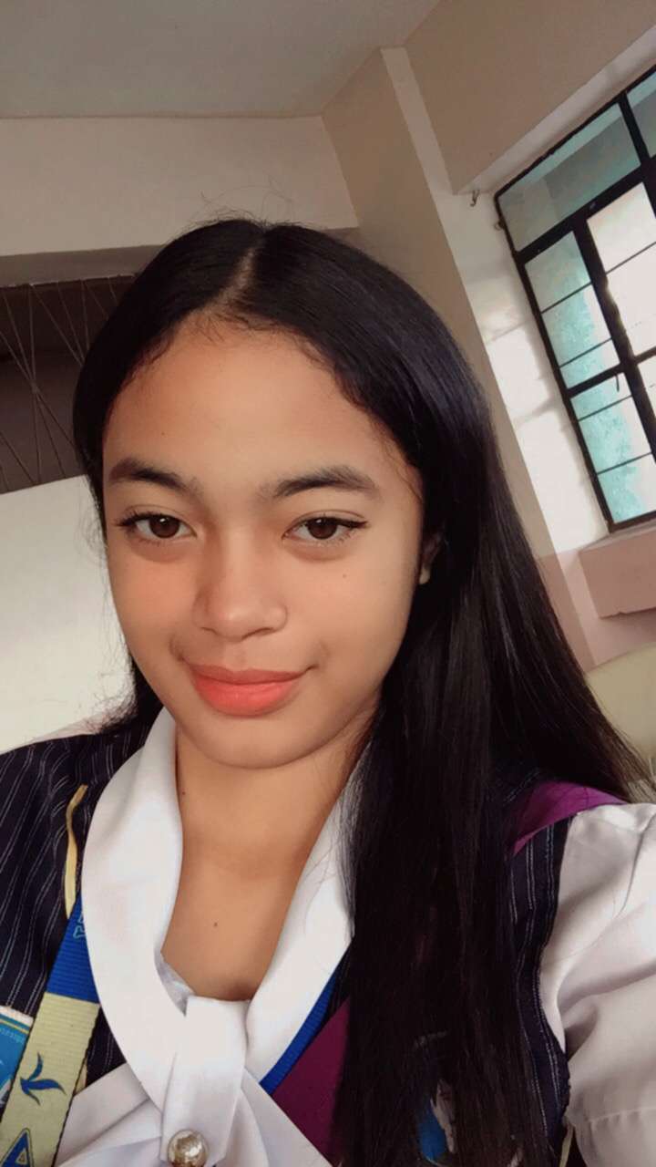 Manlosa, Kate Roneth